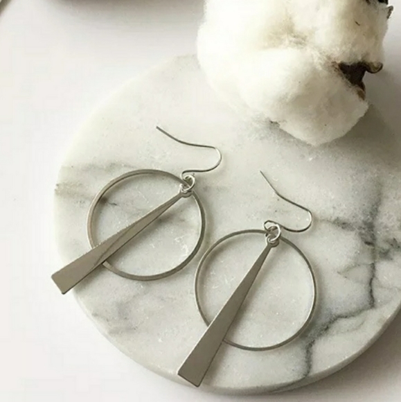 🔴Geometrical Silver Dangle Earrings - Picture 4 of 6